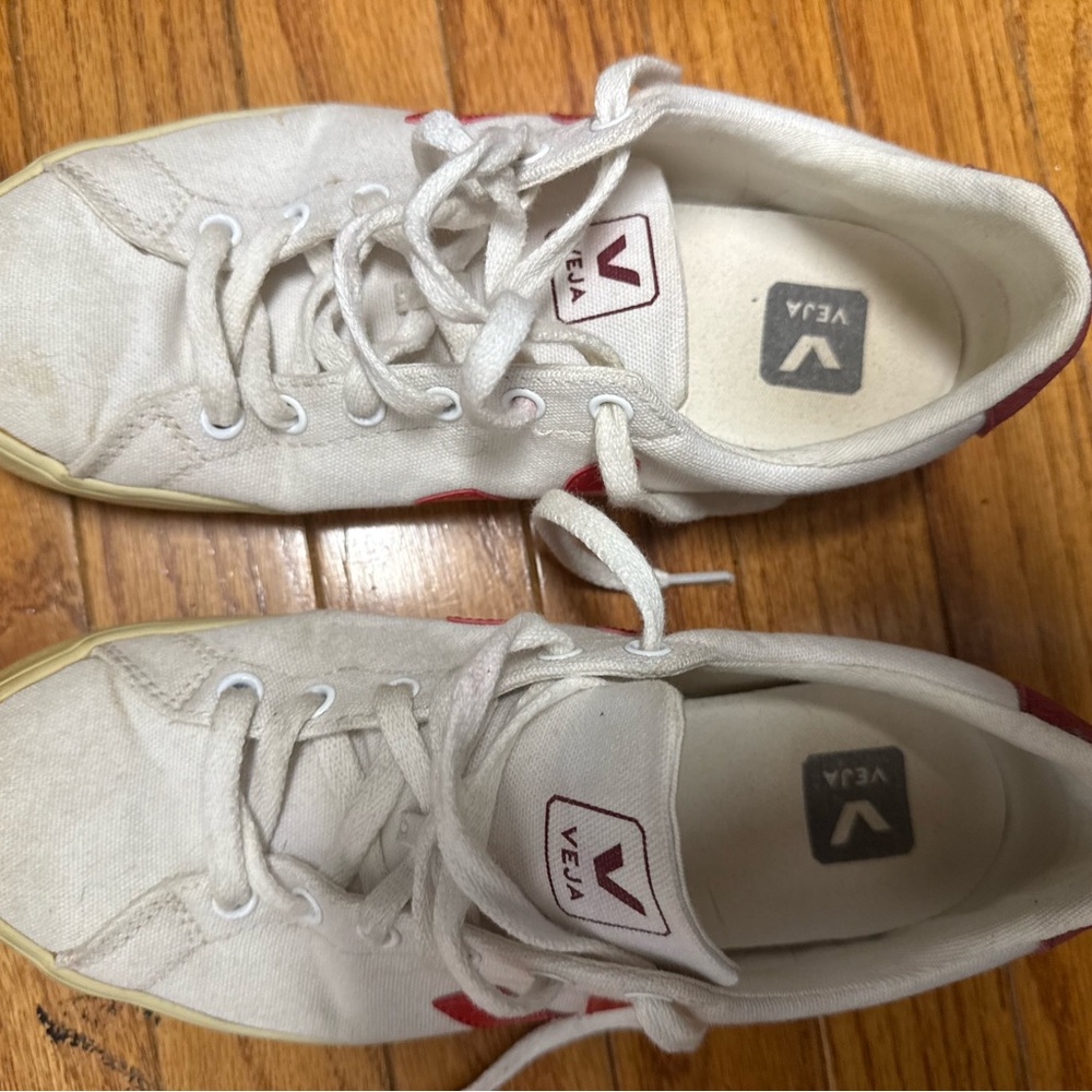 Veja originala White & Red Canvas Shoes